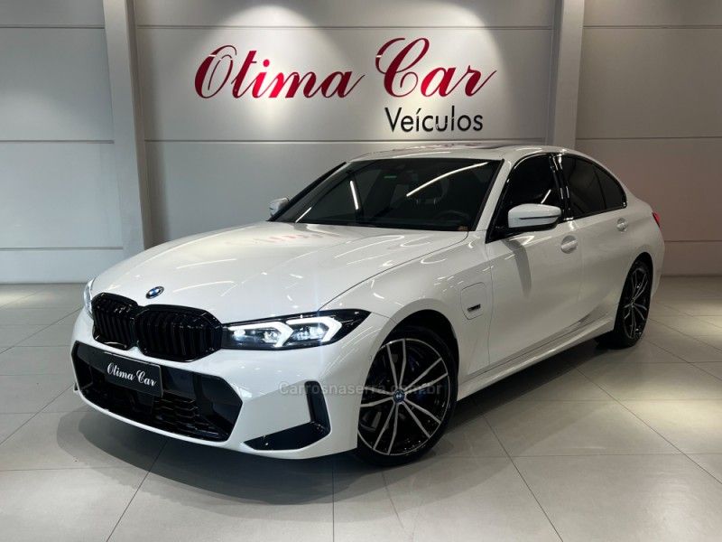BMW 330E 2.0 M SPORT 16V TURBO HÍBRIDO 2023/2024 ÓTIMA CAR FLORES DA CUNHA / Carros no Vale