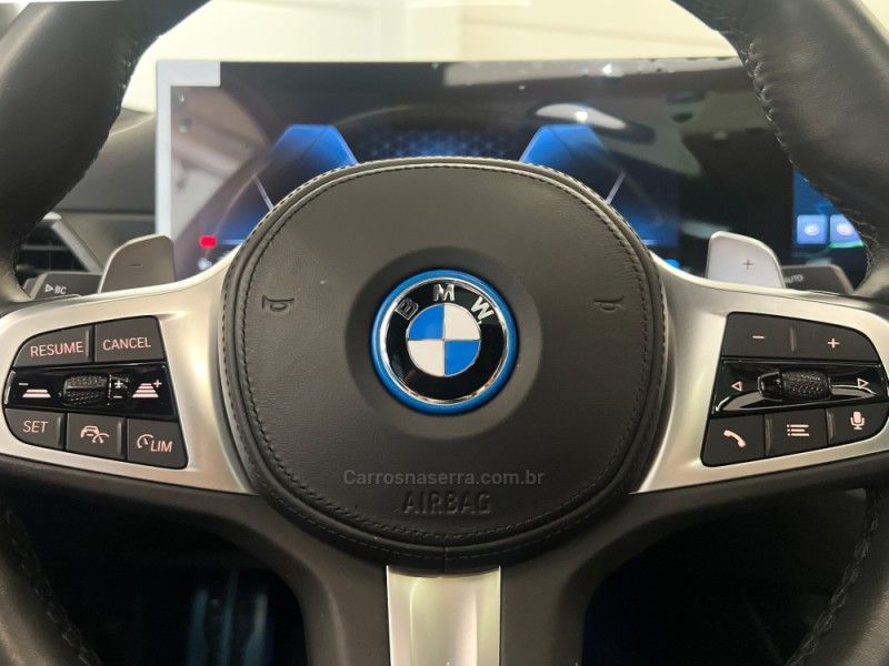 BMW 330E 2.0 M SPORT 16V TURBO HÍBRIDO 2023/2024 ÓTIMA CAR FLORES DA CUNHA / Carros no Vale