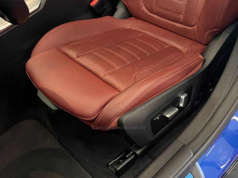 BMW I4 E-DRIVEP 35 M SPORT ELÉTRICO 2023/2023 ÓTIMA CAR FLORES DA CUNHA / Carros no Vale