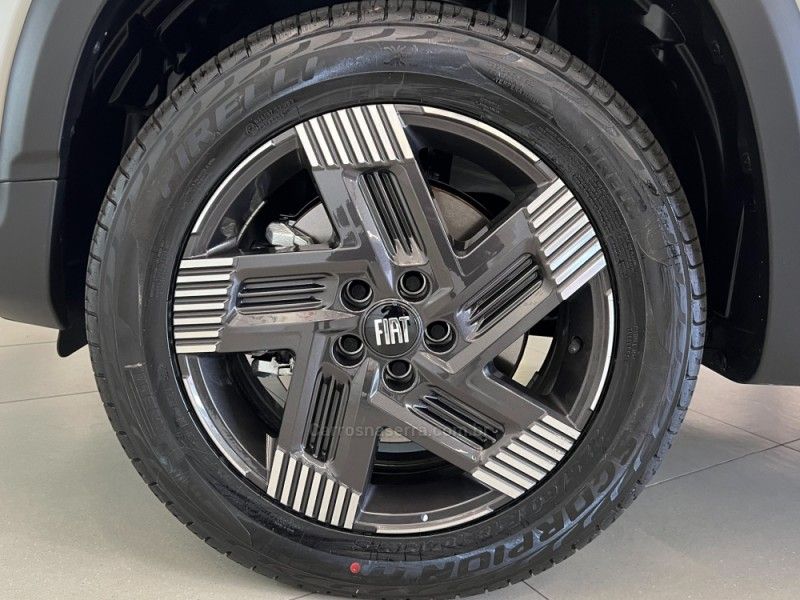 FIAT TORO 2.2 16V TURBO VOLCANO 2025/2026 ÓTIMA CAR FLORES DA CUNHA / Carros no Vale