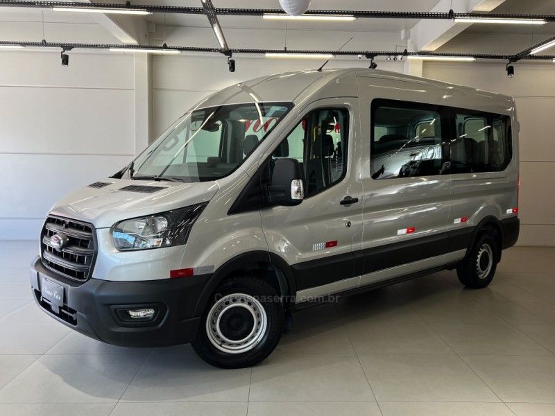 FORD TRANSIT 2.2 PASSAGEIRO TURBO 3P 2022/2023 ÓTIMA CAR FLORES DA CUNHA / Carros no Vale