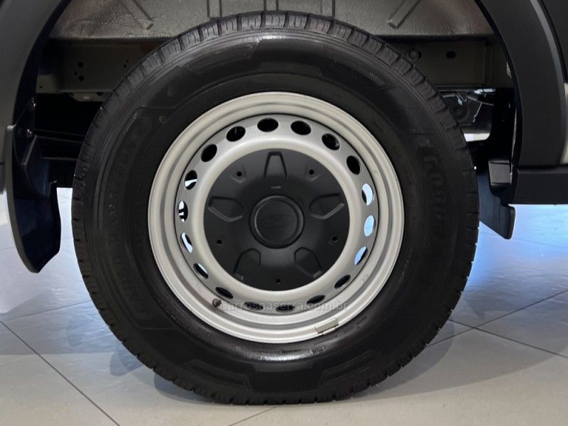 FORD TRANSIT 2.2 PASSAGEIRO TURBO 3P 2022/2023 ÓTIMA CAR FLORES DA CUNHA / Carros no Vale