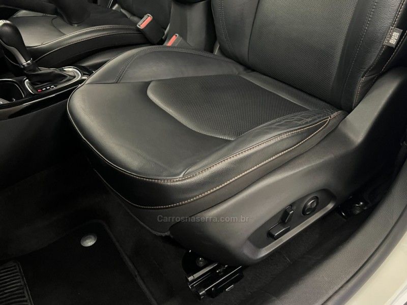 JEEP COMPASS 2.0 16V LIMITED 4X4 2019/2020 ÓTIMA CAR FLORES DA CUNHA / Carros no Vale