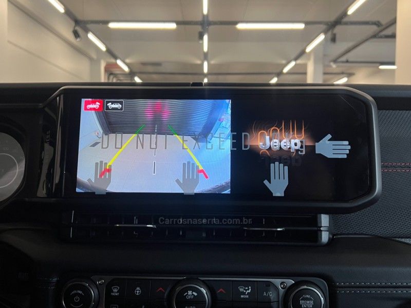 JEEP WRANGLER 2.0 RUBICON 4X4 AT8 16V 2025/2026 ÓTIMA CAR FLORES DA CUNHA / Carros no Vale