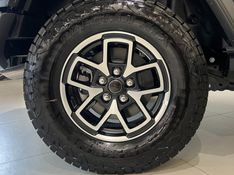 JEEP WRANGLER 2.0 RUBICON 4X4 AT8 16V 2025/2026 ÓTIMA CAR FLORES DA CUNHA / Carros no Vale