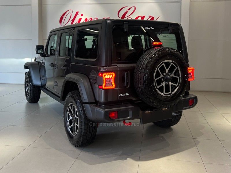 JEEP WRANGLER 2.0 RUBICON 4X4 AT8 16V 2025/2026 ÓTIMA CAR FLORES DA CUNHA / Carros no Vale