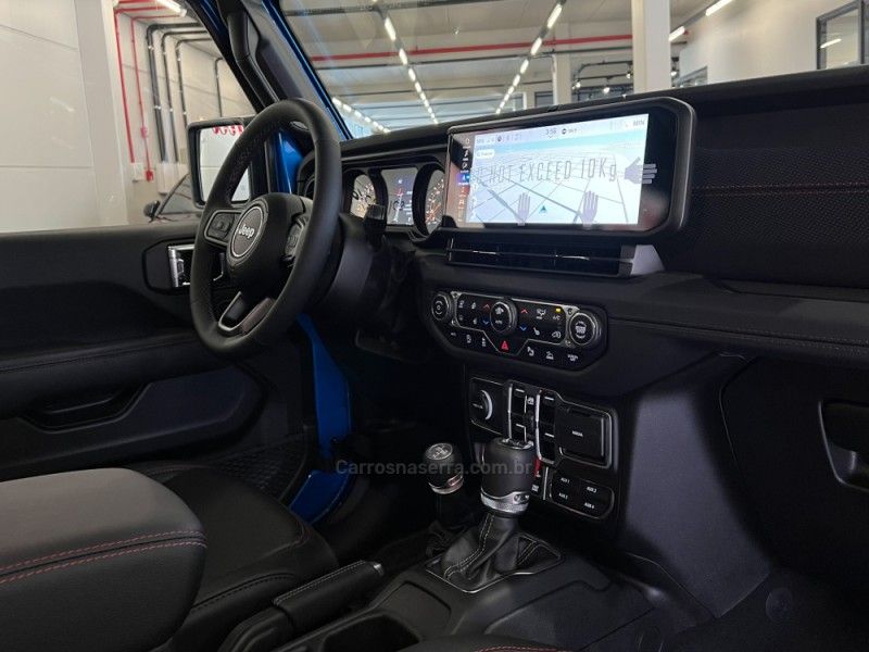 JEEP WRANGLER 2.0 RUBICON 4X4 AT8 16V 2025/2026 ÓTIMA CAR FLORES DA CUNHA / Carros no Vale