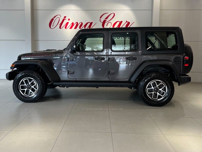 JEEP WRANGLER 2.0 RUBICON 4X4 AT8 16V 2025/2026 ÓTIMA CAR FLORES DA CUNHA / Carros no Vale