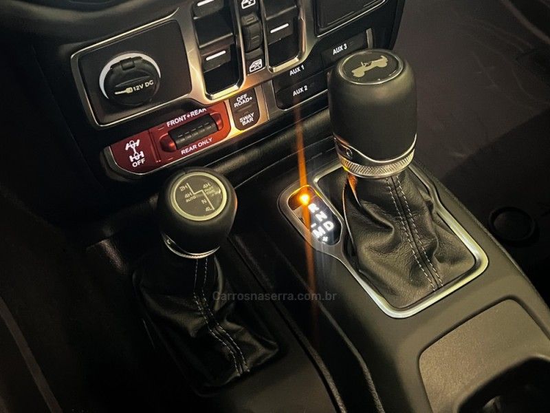 JEEP WRANGLER 2.0 RUBICON 4X4 AT8 16V 2025/2026 ÓTIMA CAR FLORES DA CUNHA / Carros no Vale