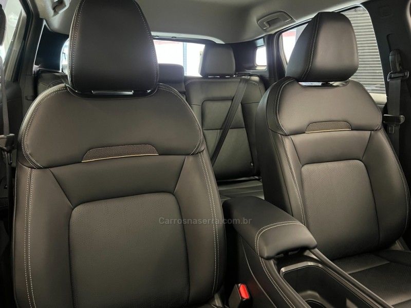 NISSAN KICKS 1.0 EXCLUSIVE TURBO 2025/2026 ÓTIMA CAR FLORES DA CUNHA / Carros no Vale