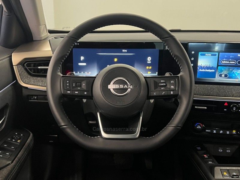 NISSAN KICKS 1.0 EXCLUSIVE TURBO 2025/2026 ÓTIMA CAR FLORES DA CUNHA / Carros no Vale