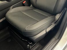 NISSAN KICKS 1.0 PLATINUM TURBO 2025/2026 ÓTIMA CAR FLORES DA CUNHA / Carros no Vale