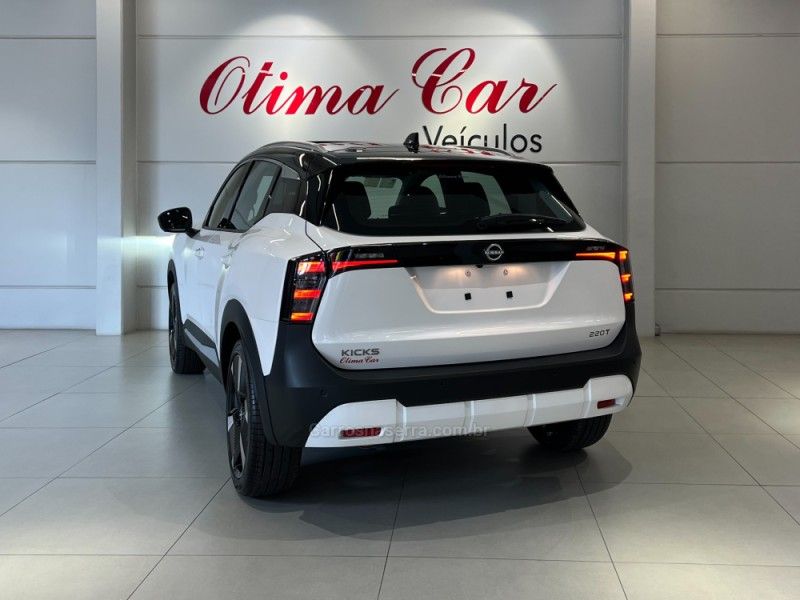 NISSAN KICKS 1.0 PLATINUM TURBO 2025/2026 ÓTIMA CAR FLORES DA CUNHA / Carros no Vale
