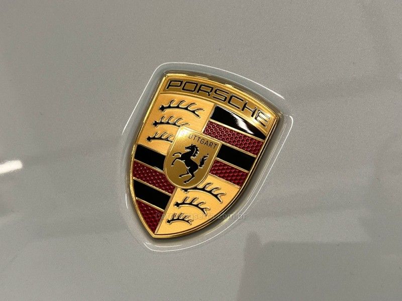 PORSCHE 911 3.0 CARRERA COUPÉ 2024/2025 ÓTIMA CAR FLORES DA CUNHA / Carros no Vale