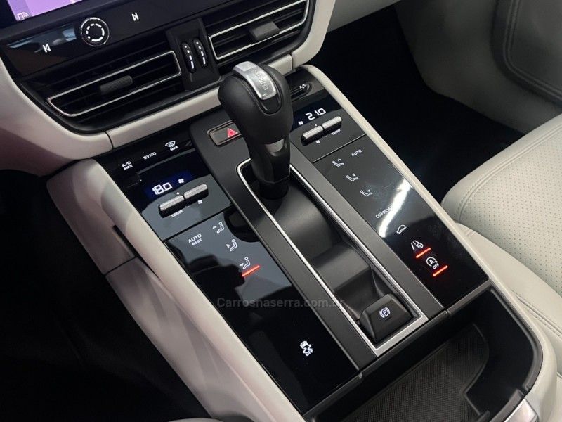 PORSCHE MACAN 2.0 16V 2022/2023 ÓTIMA CAR FLORES DA CUNHA / Carros no Vale