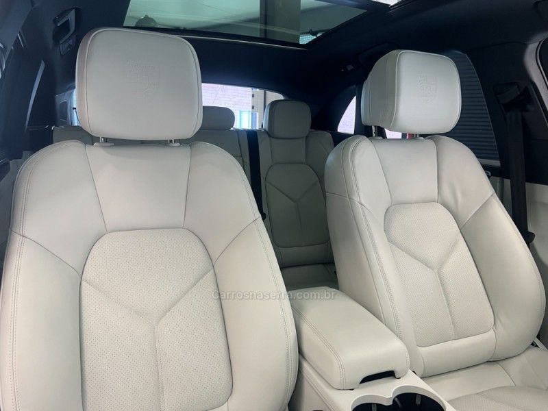 PORSCHE MACAN 2.0 16V 2022/2023 ÓTIMA CAR FLORES DA CUNHA / Carros no Vale