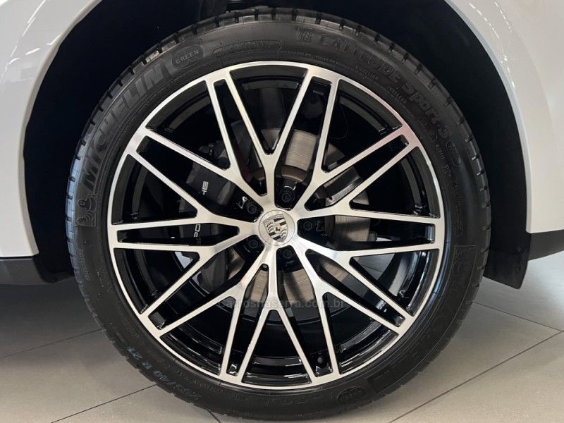 PORSCHE MACAN 2.0 16V 2024/2024 ÓTIMA CAR FLORES DA CUNHA / Carros no Vale