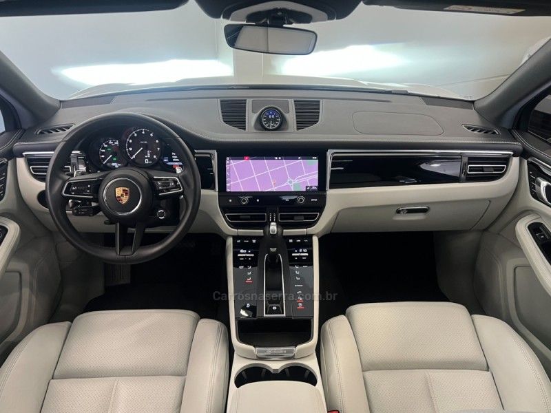 PORSCHE MACAN 2.0 16V 2022/2023 ÓTIMA CAR FLORES DA CUNHA / Carros no Vale