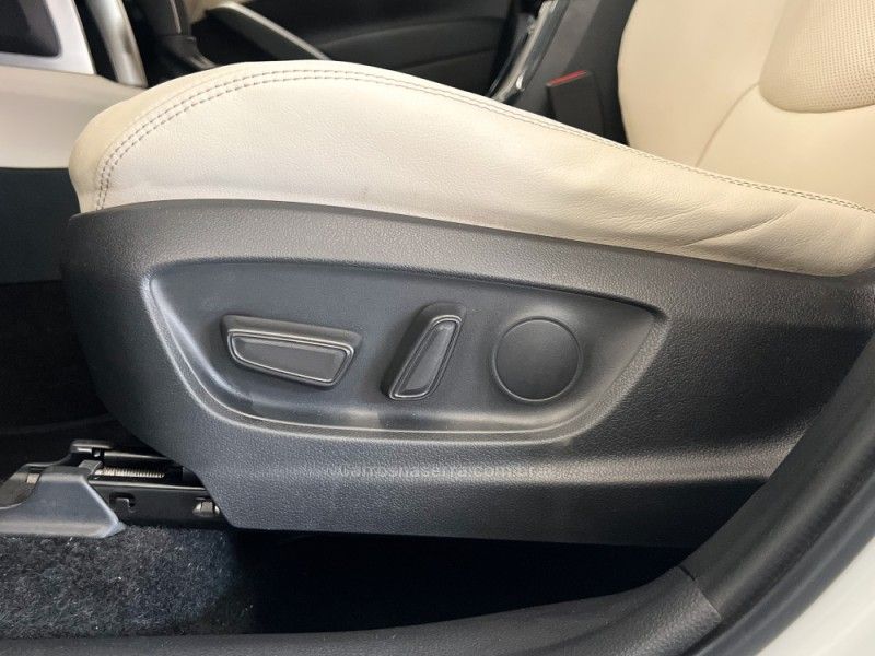 TOYOTA COROLLA 1.8 CROSS XRX 16V HÍBRIDO 2022/2023 ÓTIMA CAR FLORES DA CUNHA / Carros no Vale TOYOTA COROLLA 1.8 CROSS XRX 16V HÍBRIDO 2022/2023 ÓTIMA CAR FLORES DA CUNHA / Carros no Vale