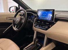 TOYOTA COROLLA 1.8 CROSS XRX 16V HÍBRIDO 2022/2023 ÓTIMA CAR FLORES DA CUNHA / Carros no Vale