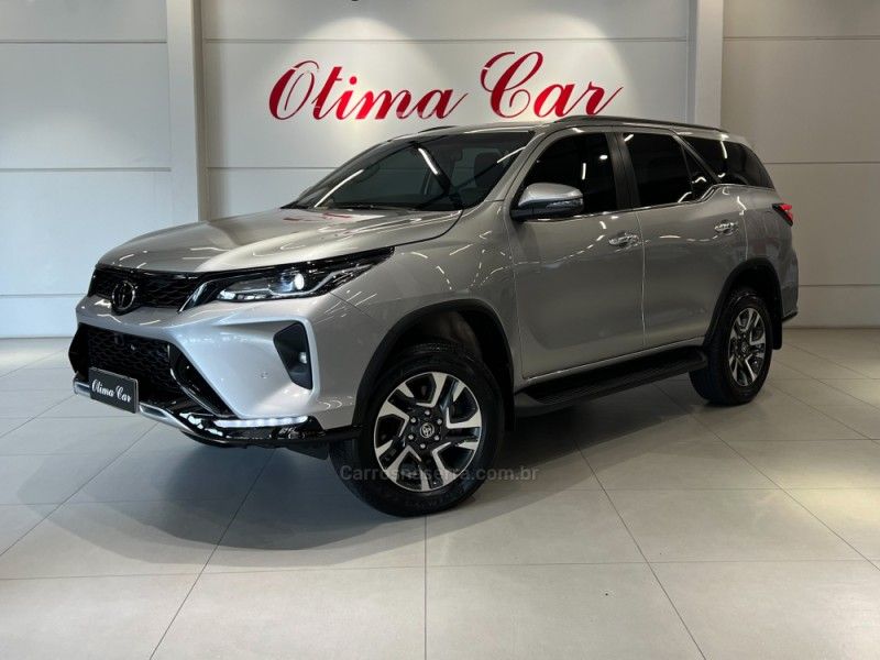 TOYOTA HILUX SW4 2.8 4X4 SRX PLATINUM TURBO 7 LUGARES 2024/2024 ÓTIMA CAR FLORES DA CUNHA / Carros no Vale TOYOTA HILUX SW4 2.8 4X4 SRX PLATINUM TURBO 7 LUGARES 2024/2024 ÓTIMA CAR FLORES DA CUNHA / Carros no Vale
