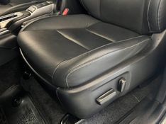 TOYOTA HILUX SW4 2.8 4X4 SRX PLATINUM TURBO 7 LUGARES 2024/2024 ÓTIMA CAR FLORES DA CUNHA / Carros no Vale