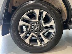 TOYOTA HILUX SW4 2.8 4X4 SRX PLATINUM TURBO 7 LUGARES 2024/2024 ÓTIMA CAR FLORES DA CUNHA / Carros no Vale