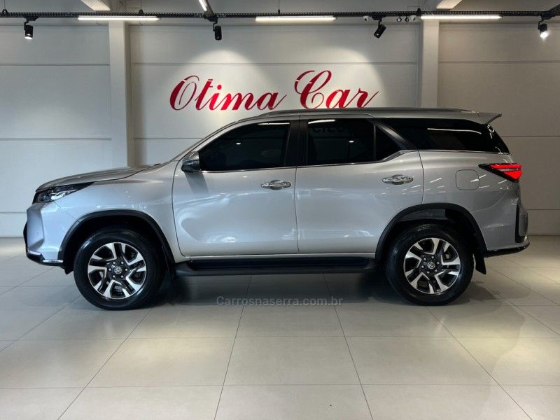 TOYOTA HILUX SW4 2.8 4X4 SRX PLATINUM TURBO 7 LUGARES 2024/2024 ÓTIMA CAR FLORES DA CUNHA / Carros no Vale TOYOTA HILUX SW4 2.8 4X4 SRX PLATINUM TURBO 7 LUGARES 2024/2024 ÓTIMA CAR FLORES DA CUNHA / Carros no Vale