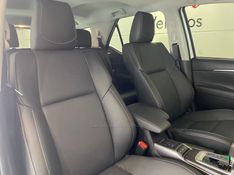 TOYOTA HILUX SW4 2.8 4X4 SRX PLATINUM TURBO 2025/2026 ÓTIMA CAR FLORES DA CUNHA / Carros no Vale