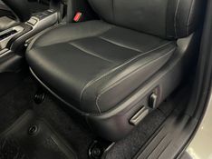 TOYOTA HILUX SW4 2.8 SRX 4X4 16V TURBO INTERCOOLER 2021/2021 ÓTIMA CAR FLORES DA CUNHA / Carros no Vale