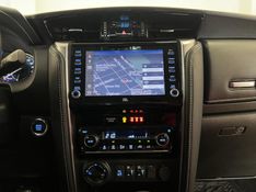 TOYOTA HILUX SW4 2.8 SRX 4X4 16V TURBO INTERCOOLER 2021/2021 ÓTIMA CAR FLORES DA CUNHA / Carros no Vale