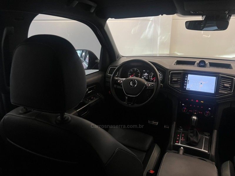 VOLKSWAGEN AMAROK 3.0 V6 EXTREME CD 4X4 AUTOMÁTICO 2024/2025 ÓTIMA CAR FLORES DA CUNHA / Carros no Vale