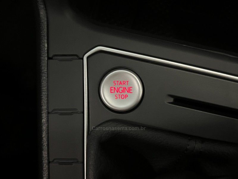 VOLKSWAGEN NIVUS 1.0 TSI HIGHLINE 2025/2026 ÓTIMA CAR FLORES DA CUNHA / Carros no Vale