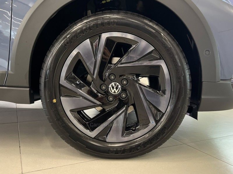 VOLKSWAGEN NIVUS 1.0 TSI HIGHLINE 2025/2026 ÓTIMA CAR FLORES DA CUNHA / Carros no Vale