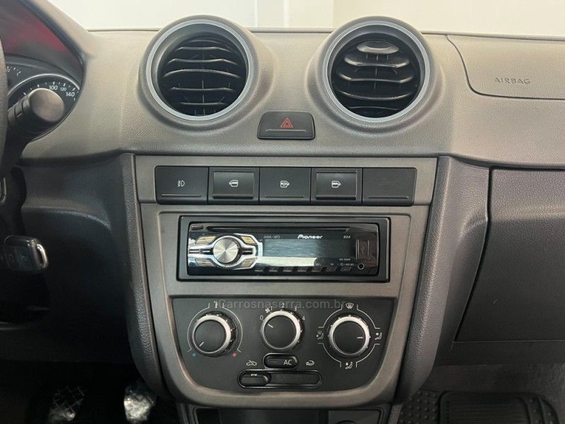 VOLKSWAGEN VOYAGE 1.6 MI COMFORTLINE 8V 2012/2013 ÓTIMA CAR FLORES DA CUNHA / Carros no Vale