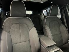 VOLVO EC40 BLACK EDITION ULTRA P8 ELÉTRICO 2025/2026 ÓTIMA CAR FLORES DA CUNHA / Carros no Vale