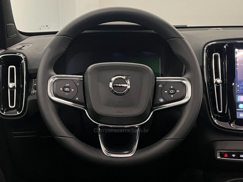 VOLVO EX40 PLUS P6 ELÉTRICO 2026/2026 ÓTIMA CAR FLORES DA CUNHA / Carros no Vale