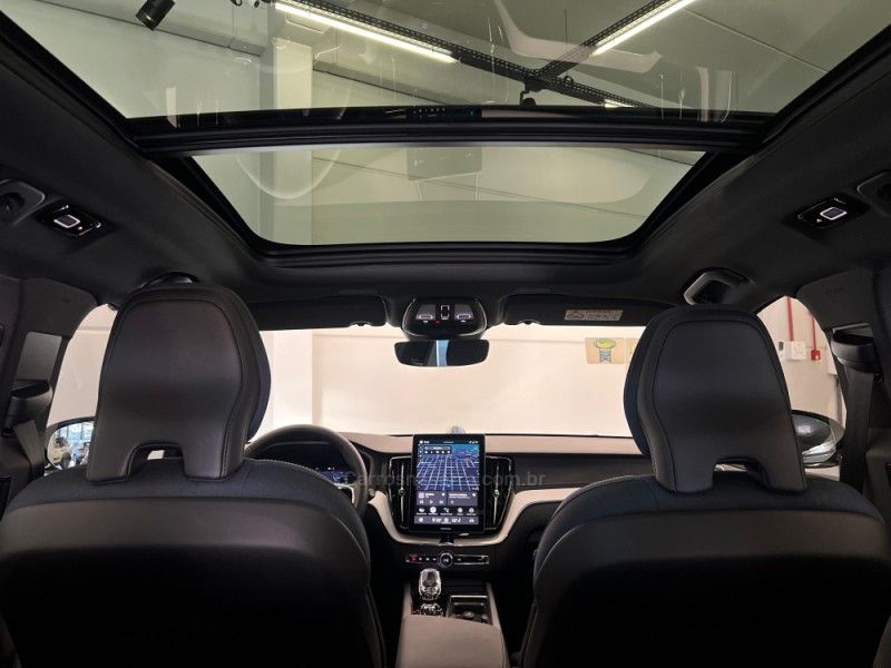 VOLVO XC60 2.0 T8 ULTRA DARK AWD HÍBRIDO 2025/2026 ÓTIMA CAR FLORES DA CUNHA / Carros no Vale