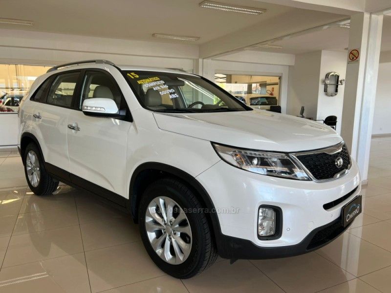 KIA SORENTO 2.4 EX2 4X2 16V 2014/2015 CIMIRRO AUTOMÓVEIS TAQUARA / Carros no Vale KIA SORENTO 2.4 EX2 4X2 16V 2014/2015 CIMIRRO AUTOMÓVEIS TAQUARA / Carros no Vale