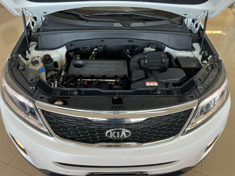 KIA SORENTO 2.4 EX2 4X2 16V 2014/2015 CIMIRRO AUTOMÓVEIS TAQUARA / Carros no Vale KIA SORENTO 2.4 EX2 4X2 16V 2014/2015 CIMIRRO AUTOMÓVEIS TAQUARA / Carros no Vale