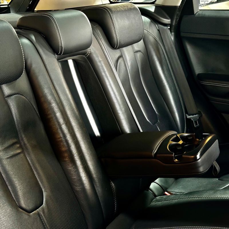 Land Rover Range R Evoque Si4 Se 2.0 2014/2015 DL MOTORS LAJEADO / Carros no Vale