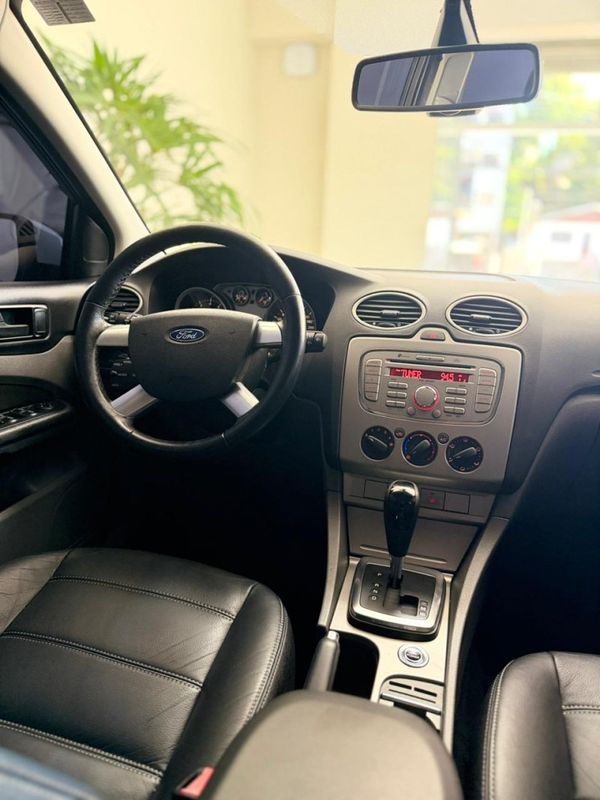 FORD FOCUS 2.0 GLX 16V 2012/2013 ANDRIGO VEÍCULOS CAXIAS DO SUL / Carros no Vale
