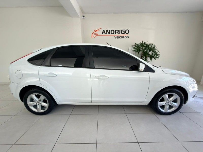 FORD FOCUS 2.0 GLX 16V 2012/2013 ANDRIGO VEÍCULOS CAXIAS DO SUL / Carros no Vale