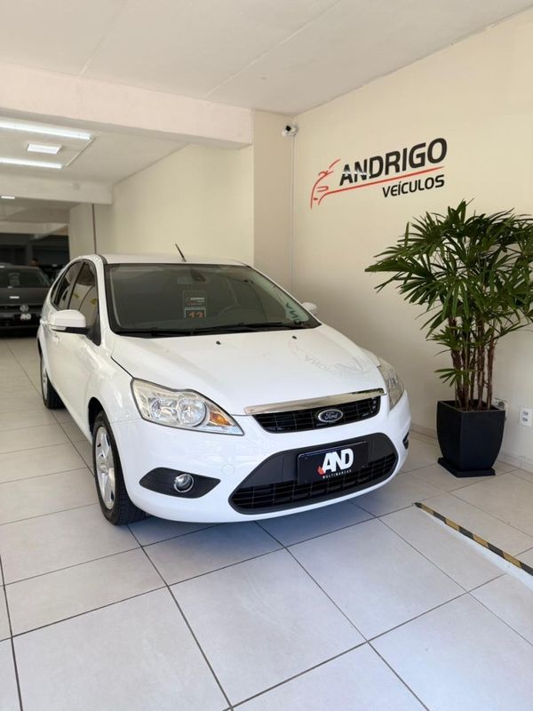 FORD FOCUS 2.0 GLX 16V 2012/2013 ANDRIGO VEÍCULOS CAXIAS DO SUL / Carros no Vale