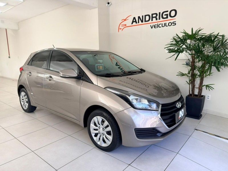 HYUNDAI HB20 1.6 COMFORT PLUS 16V 2017/2018 ANDRIGO VEÍCULOS CAXIAS DO SUL / Carros no Vale