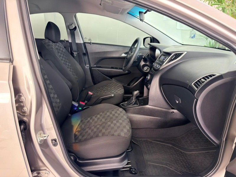 HYUNDAI HB20 1.6 COMFORT PLUS 16V 2017/2018 ANDRIGO VEÍCULOS CAXIAS DO SUL / Carros no Vale