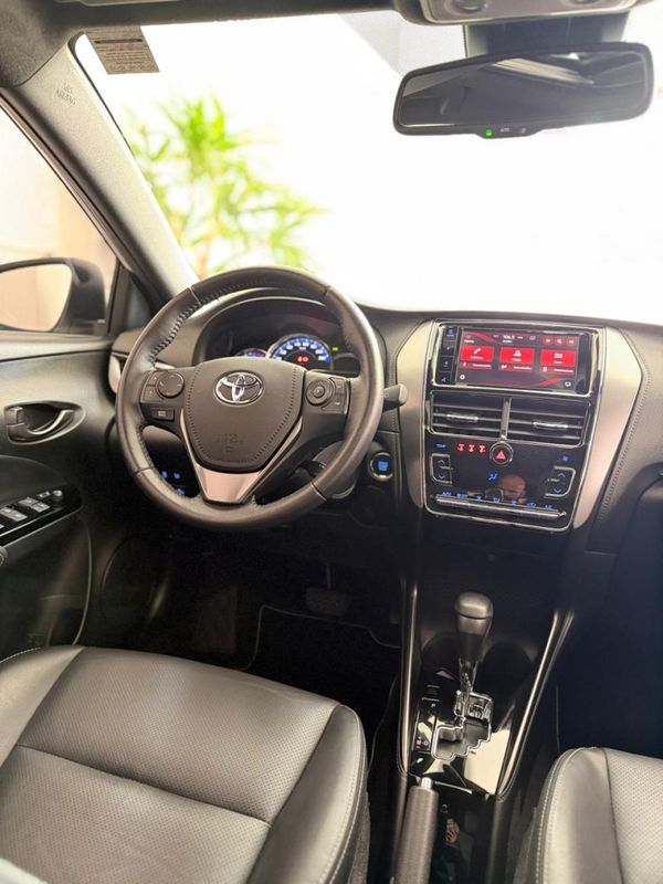 TOYOTA YARIS 1.5 XLS 2023/2024 ANDRIGO VEÍCULOS CAXIAS DO SUL / Carros no Vale