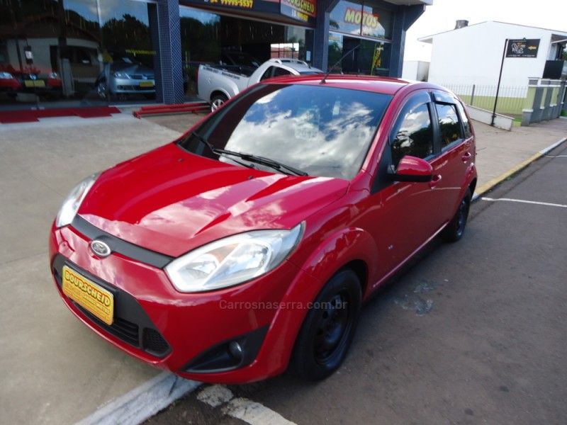 FORD FIESTA 1.0 MPI CLASS 8V 2014/2014 BOURSCHEID CARROS E MOTOS SANTA CLARA DO SUL / Carros no Vale