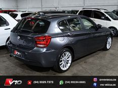 BMW 118I 1.6 URBAN LINE 16V TURBO 2013/2014 V10 VEÍCULOS CAXIAS DO SUL / Carros no Vale