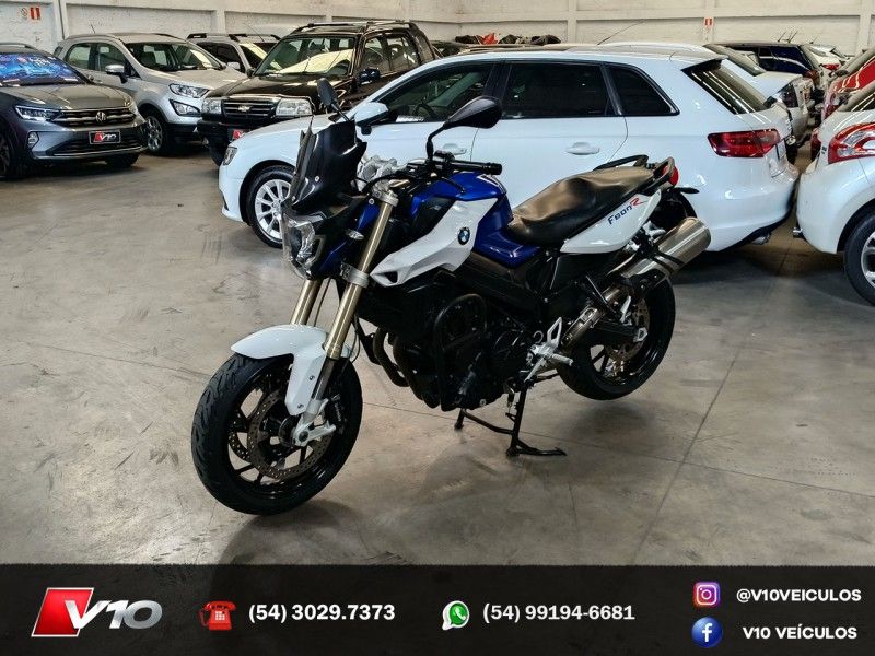 BMW F 800 R 2014/2015 V10 VEÍCULOS CAXIAS DO SUL / Carros no Vale